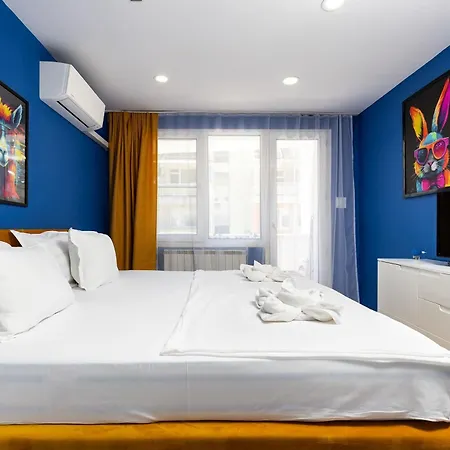 2br Pop-art Paradise With Terrace Near Youth Hill By Flat Manаger Apartamento