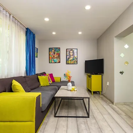 2br Pop-art Paradise With Terrace Near Youth Hill By Flat Manаger Apartamento *