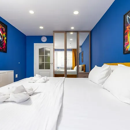 2br Pop-art Paradise With Terrace Near Youth Hill By Flat Manаger Apartamento *