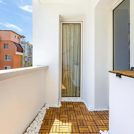 Apartamento 2br Pop-art Paradise With Terrace Near Youth Hill By Flat Manаger