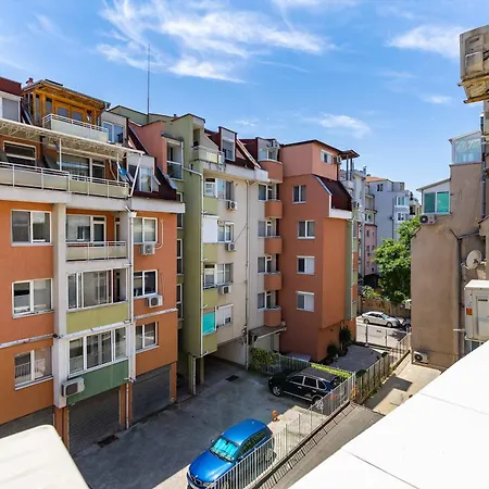 Appartement 2br Pop-art Paradise With Terrace Near Youth Hill By Flat Manаger