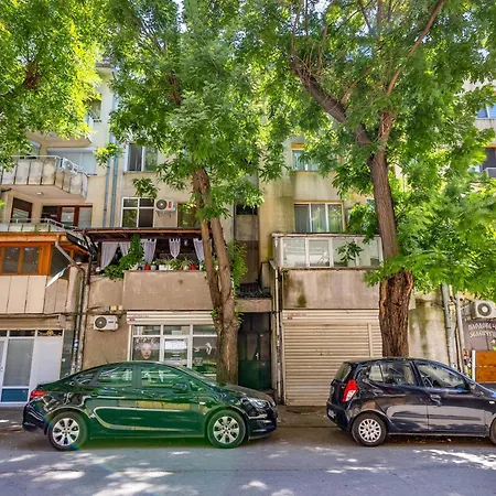 2br Pop-art Paradise With Terrace Near Youth Hill By Flat Manаger Apartamento